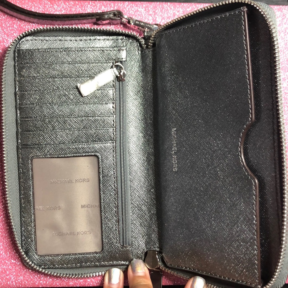 Michael Kors large wristlet